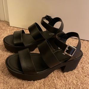 SODA Platform Sandals